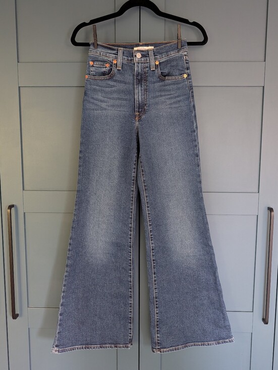 Levi's Denim - Levi's Ribcage Bell Jeans | Size W25 L32